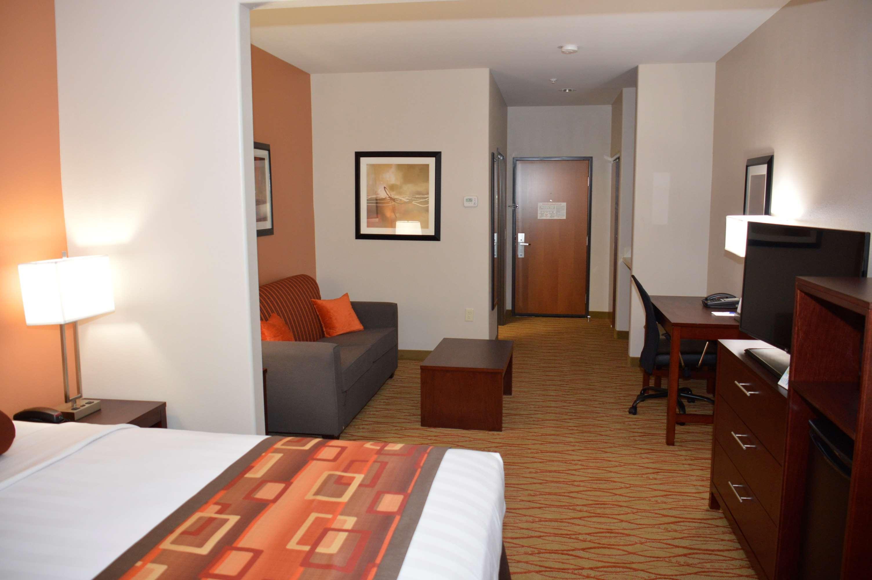 Western & Hotel