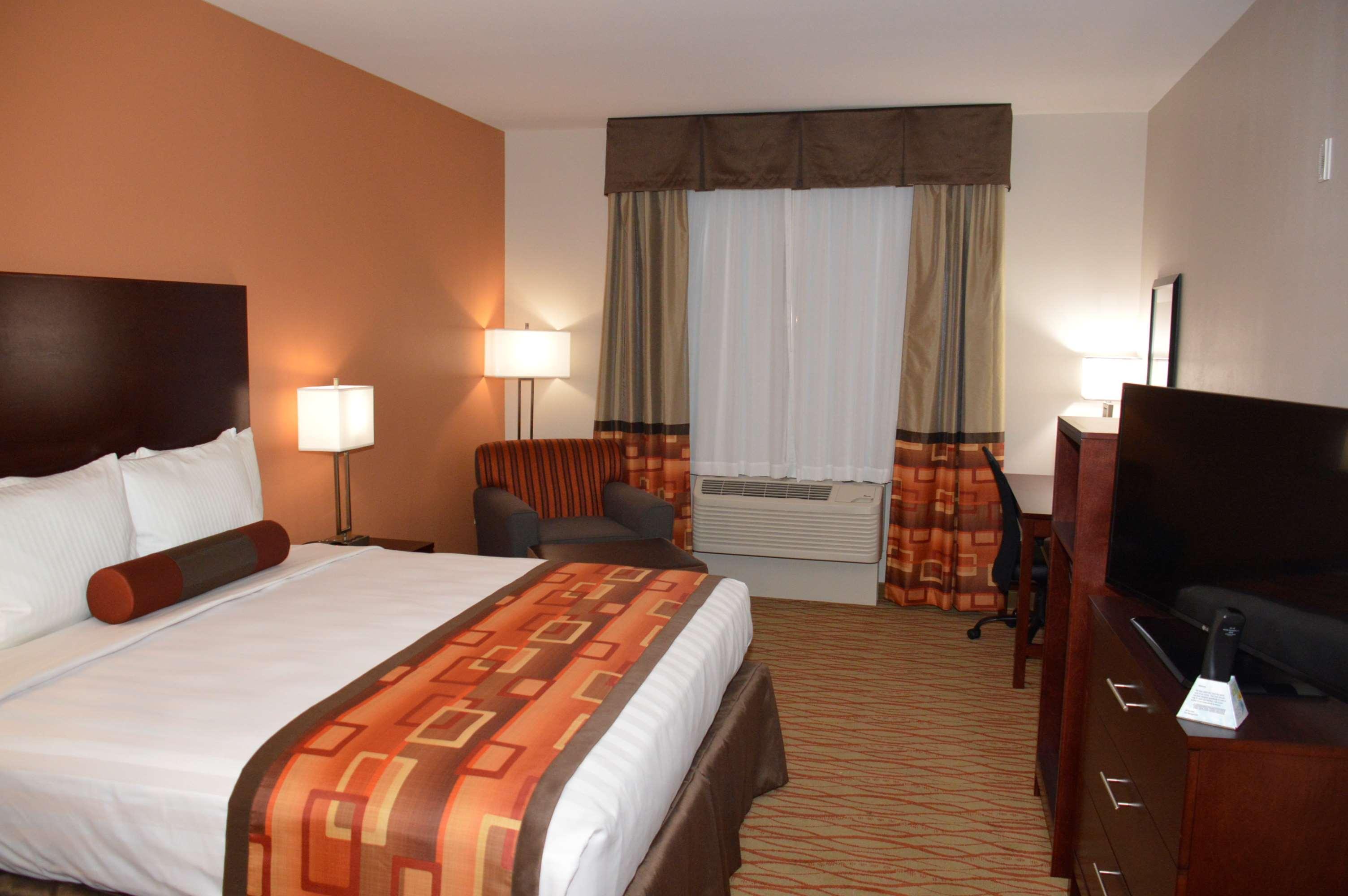Western & Hotel