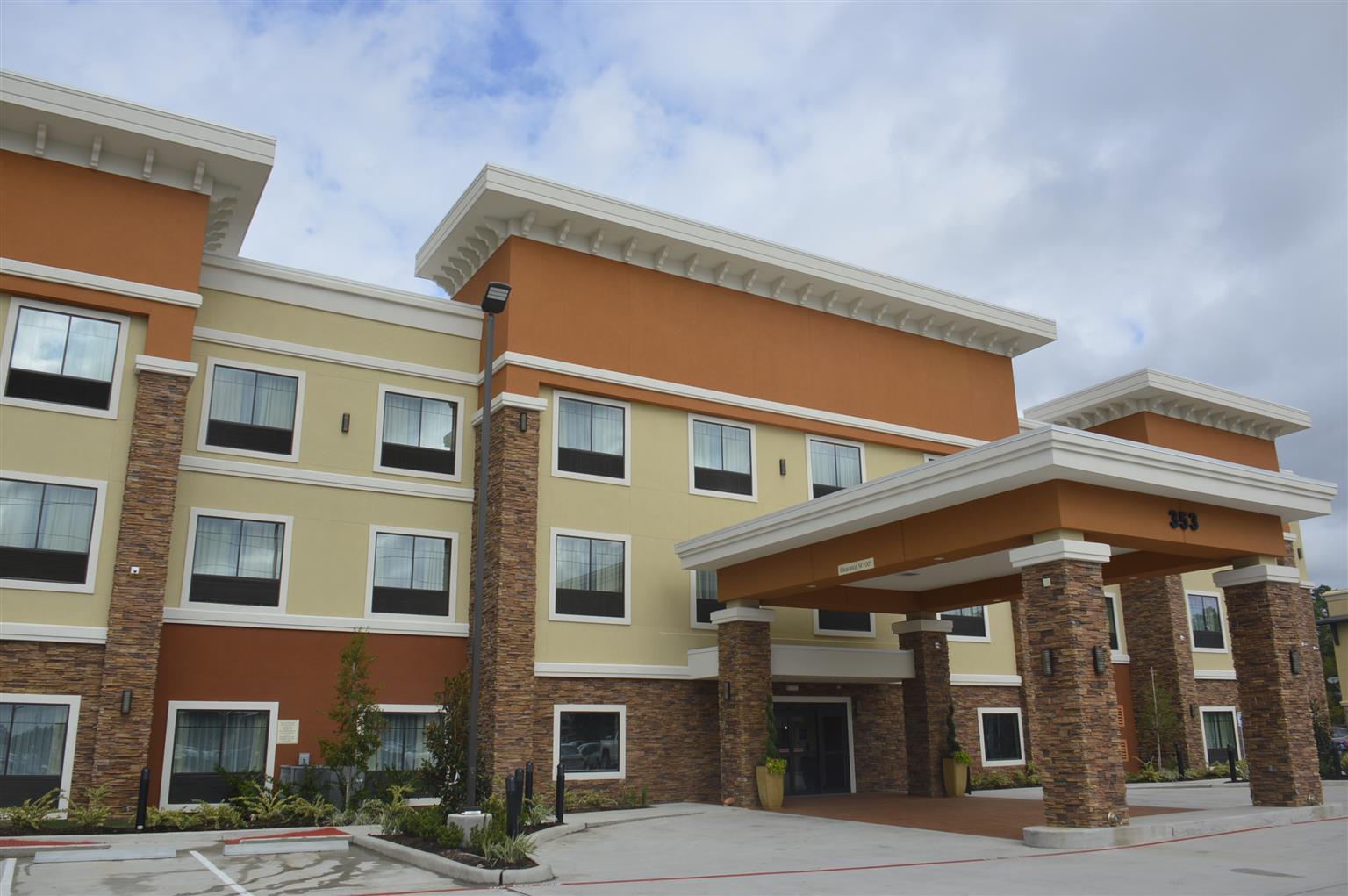 Western & Hotel